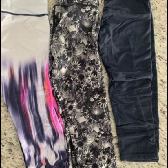 Lululemon size 4 bundle - Picture 2 of 2